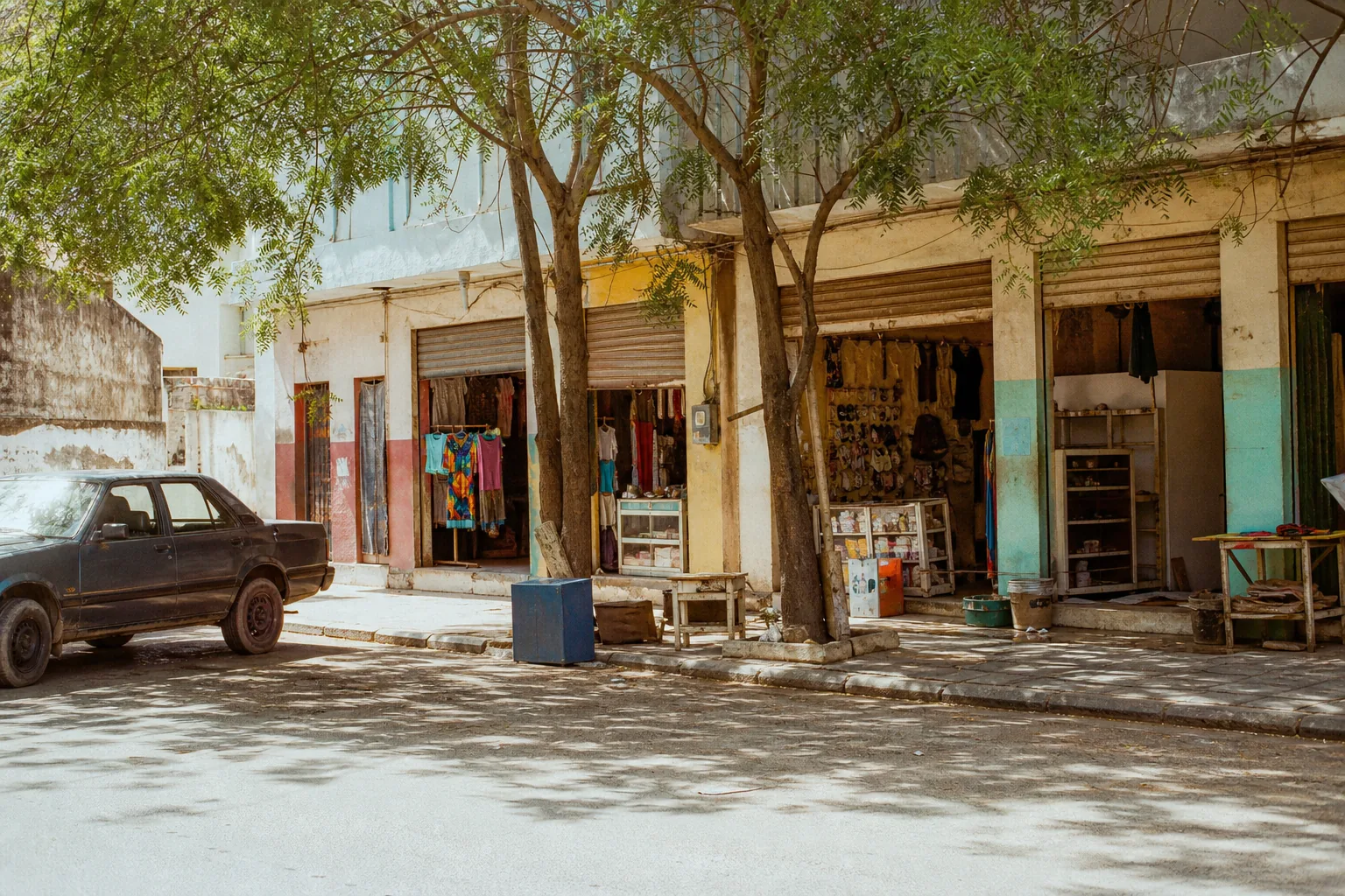 Locaux commerciaux en rez-de-chaussée à Dakar